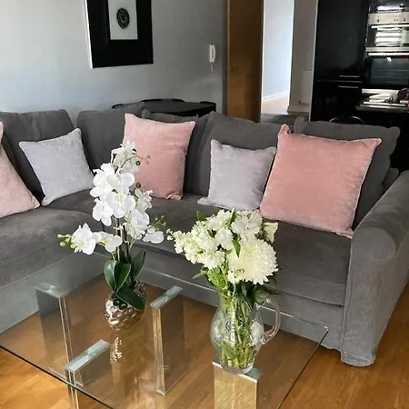 Shorthorn Apartment, 53a Sea Road